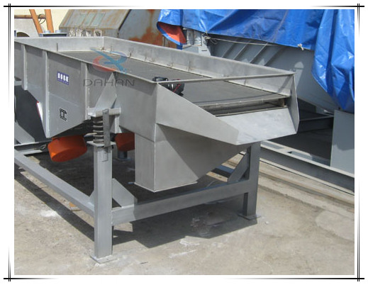 1025直线振动筛出料口